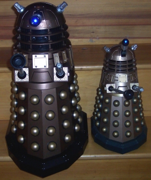 18 Inch Voice Interactive Dalek and 12 Inch RC Dalek Thay