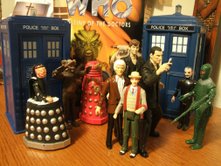 The Dapol and CO Tardis Talking Money Bank with Dapol Davros, Tetrap, Red Dalek, 3rd Doctor, 7th Doctor (light coat), The Master and Ice Warrior, and CO The Doctor Regeneration Set 9th and 10th Doctors