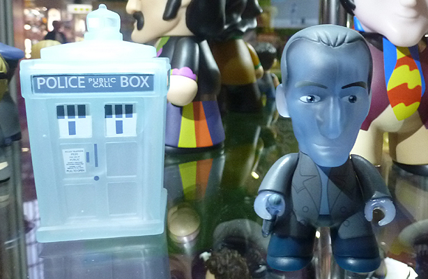 Titans Ninth Doctor Holographic 3 Inch Vinyl Figures
